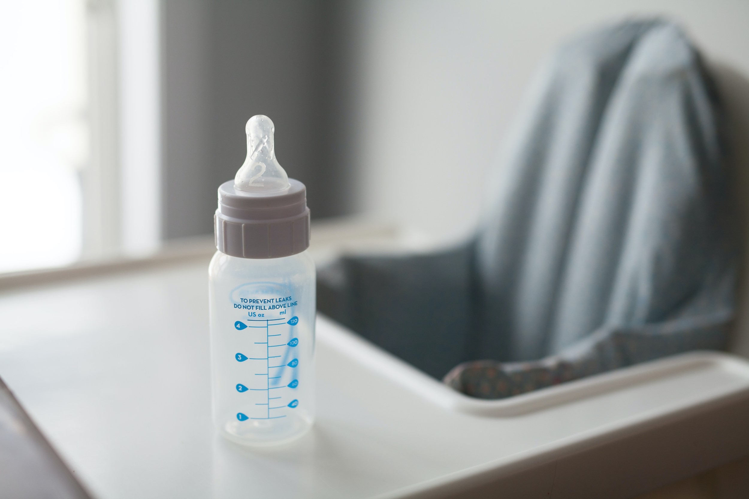 Weaning Toddler Off the Bottle IN ONE WEEK! (Gentle Method/Part 1) 